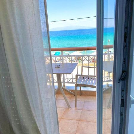 La Scala Family Apartments Nea Roda Exterior photo