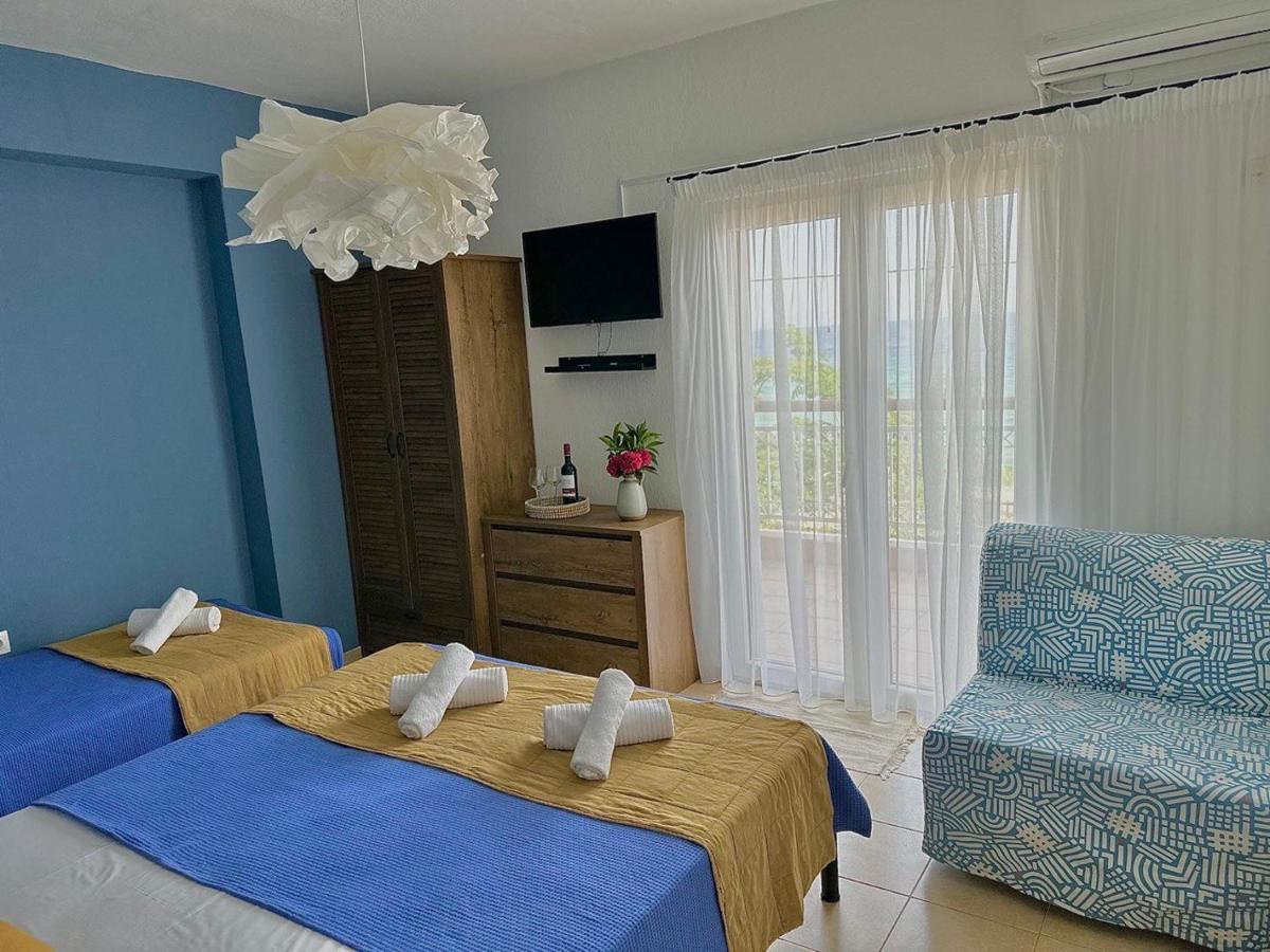 La Scala Family Apartments Nea Roda Exterior photo